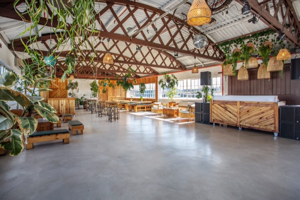 Bar and Lounge